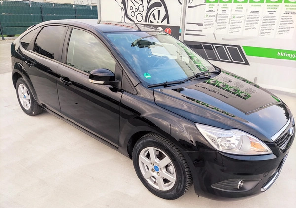 Ford Focus cena 17700 przebieg: 200000, rok produkcji 2008 z Poznań małe 379